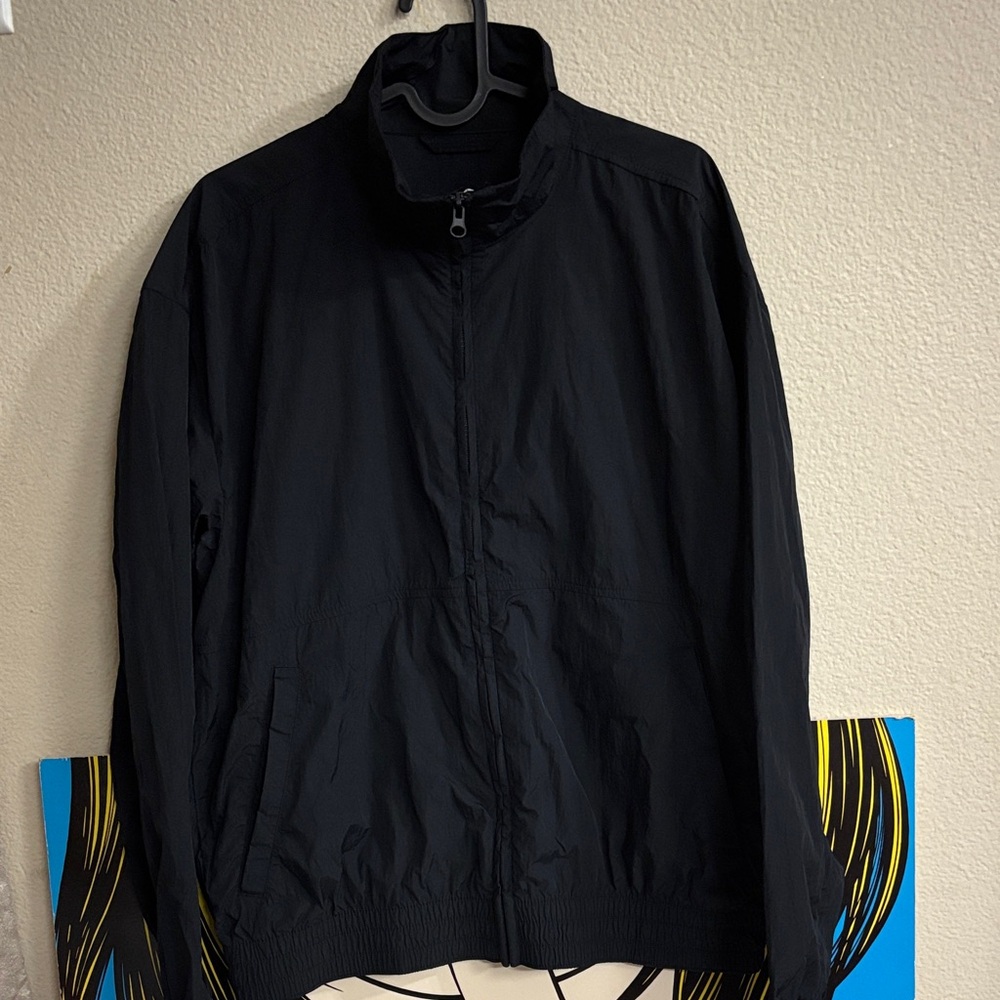 Hollister Men's Classic Black Windbreaker